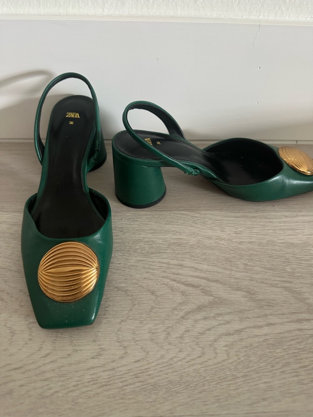 ZARA Green Leather Slingback Mules with Gold Medallion - Picture 2 of 3